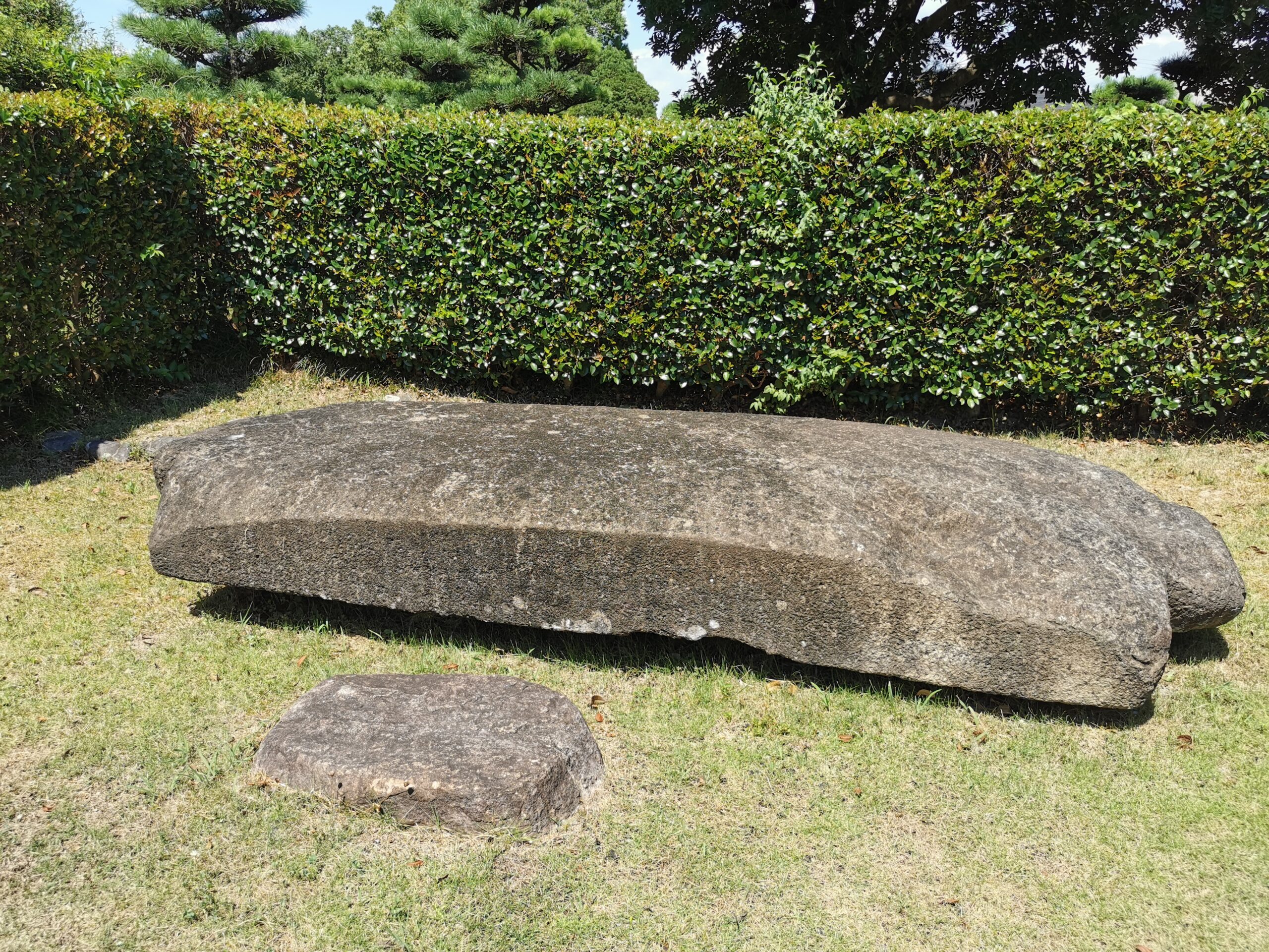 石室の天井石